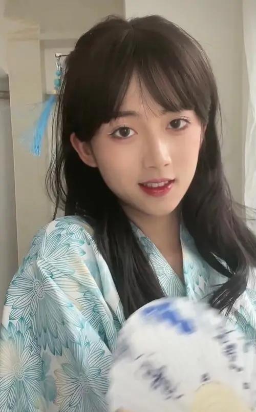 吃瓜群众男扮女装的网红,揭秘网络红人的另类魅力